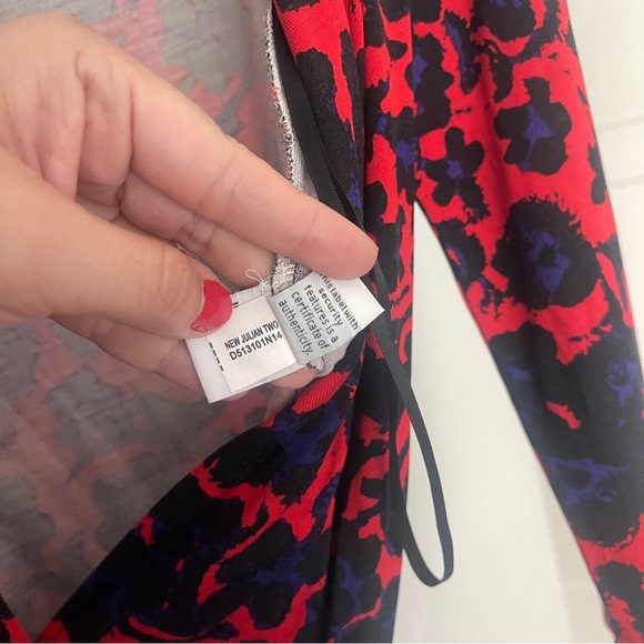 Diane Von Furstenberg Silk Red Print Wrap New Julian Two Dress - Picture 7 of 8